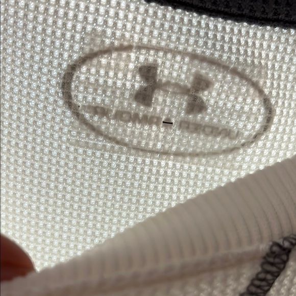 UUNDER ARMOUR - Cream Long Sleeve Crew Neck - Picture 3 of 4